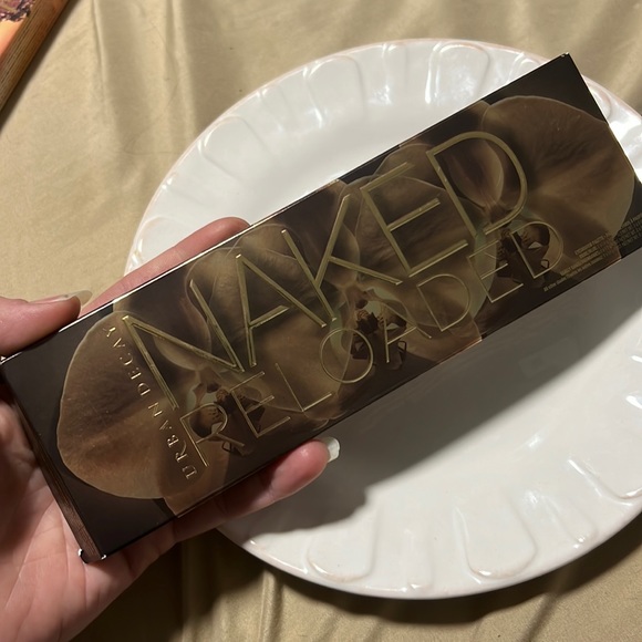 🧸🍭Urban Decay Naked Reloaded Palette - Picture 8 of 12